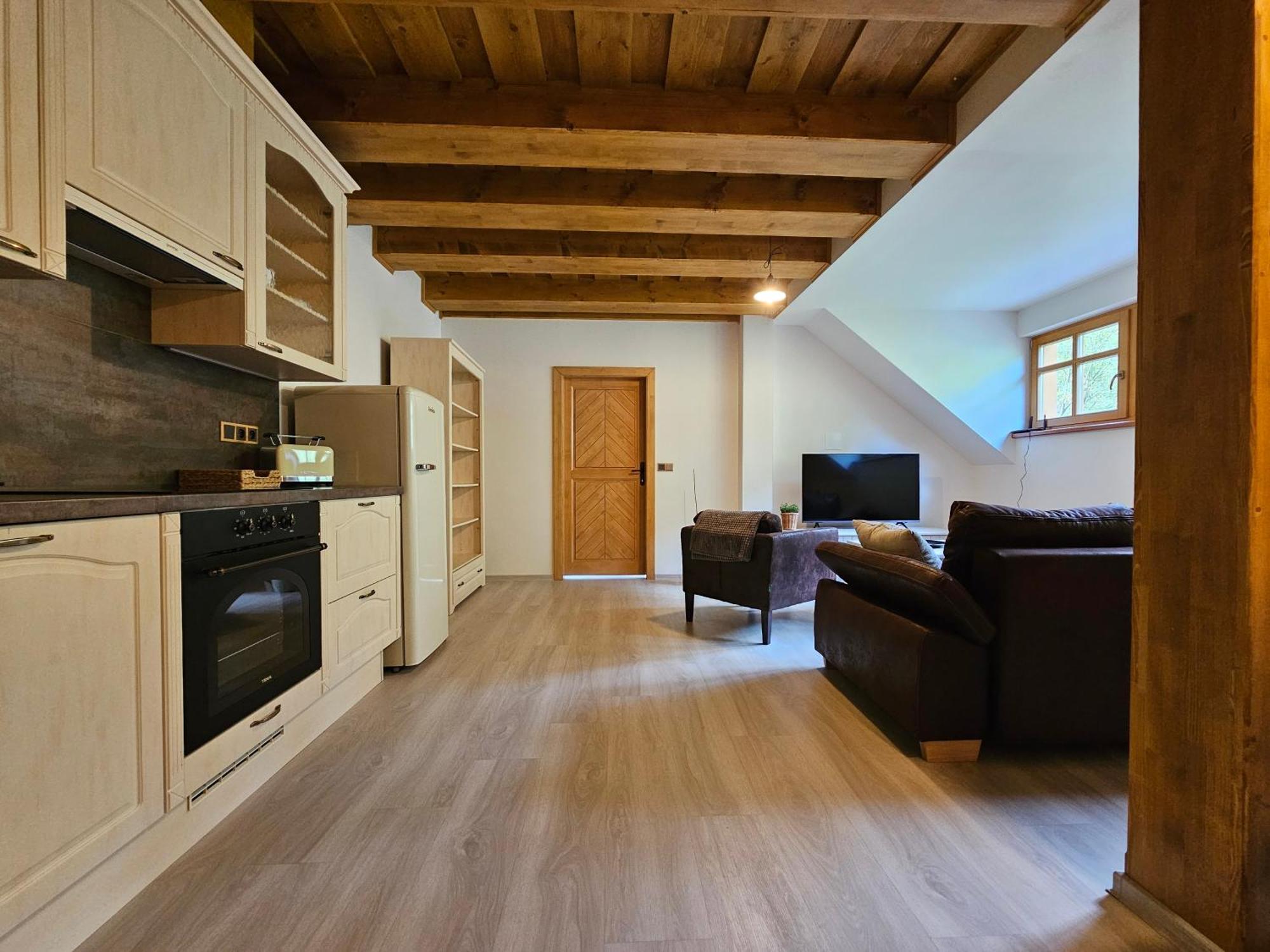 Apartmany Jezerne Velke Karlovice Room photo