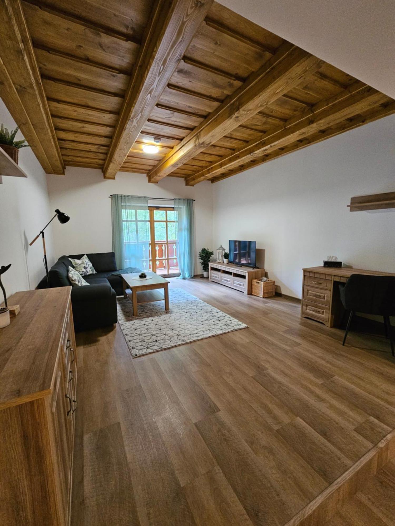 Apartmany Jezerne Velke Karlovice Room photo
