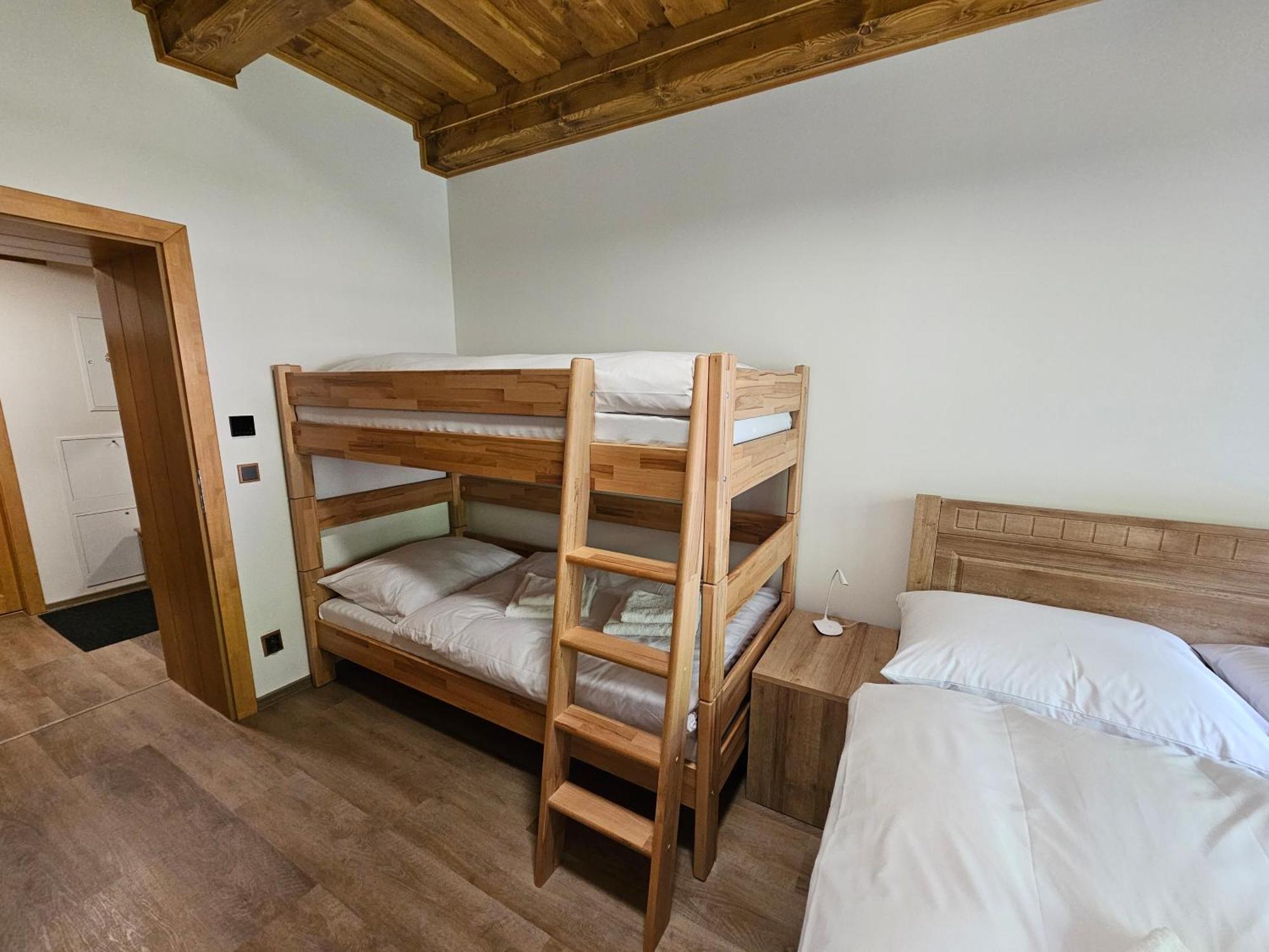 Apartmany Jezerne Velke Karlovice Room photo