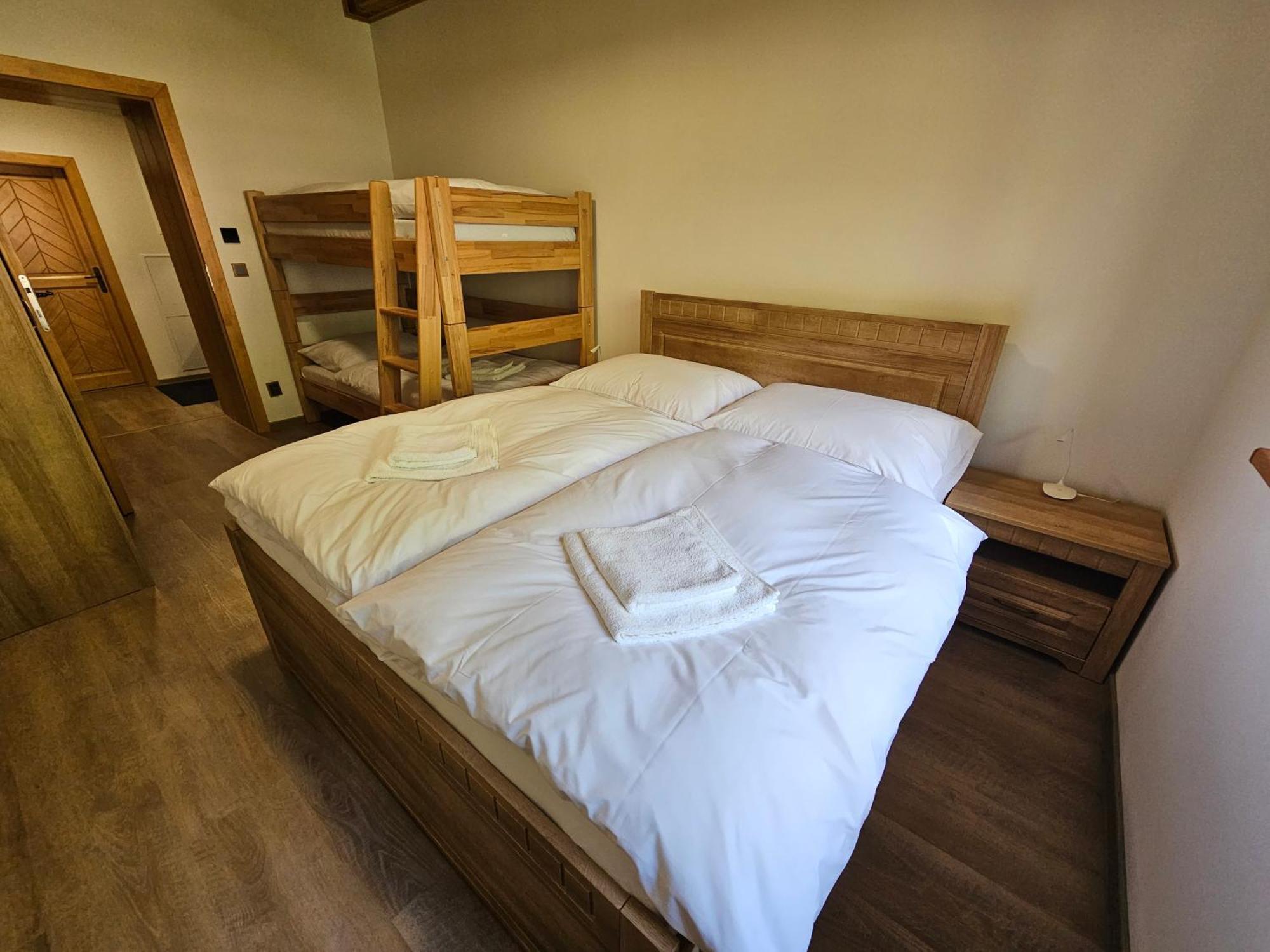 Apartmany Jezerne Velke Karlovice Room photo